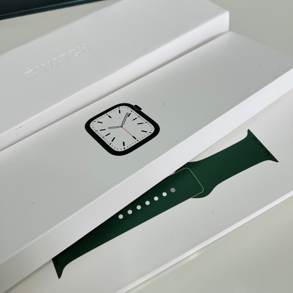 ❌ SOLD ❌ Apple Watch Series 7. Green aluminum case 45mm - Picture 2 of 11